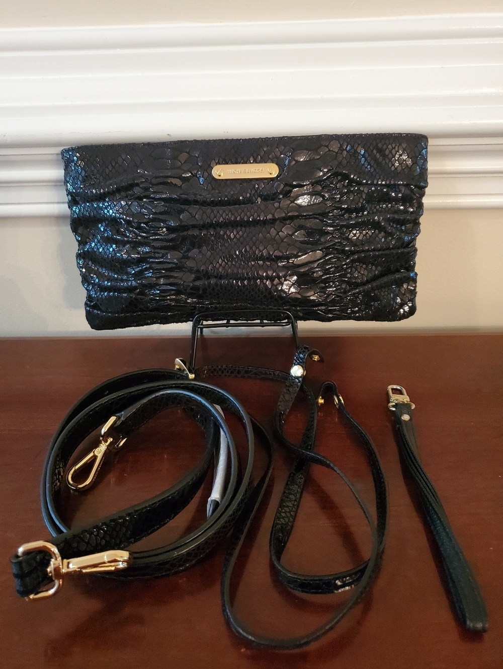 Michael Kors - Faux Snakeskin - 3 Way Convertible Clutch, Shoulder & Crossbody - Picture 3 of 15